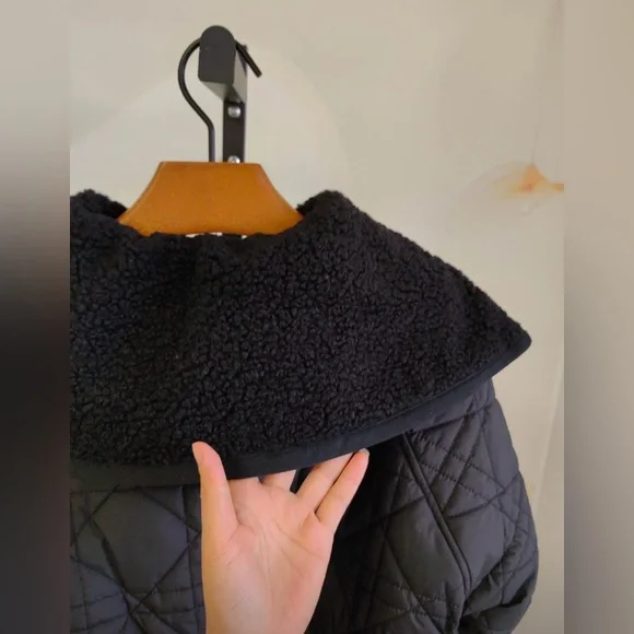 Designer Inspired, Black, Quilted Women's Cropped Puffer Jacket, Size Small - Picture 4 of 12